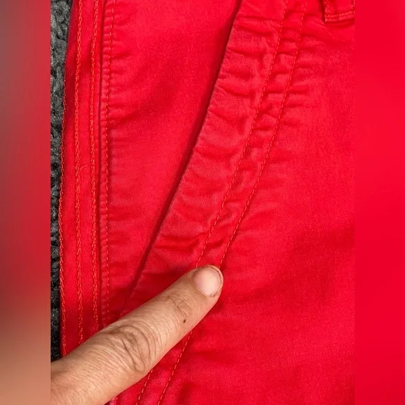 Eddie Bauer red high rise cotton stretch casual shorts. Women’s size 8 - Picture 8 of 16